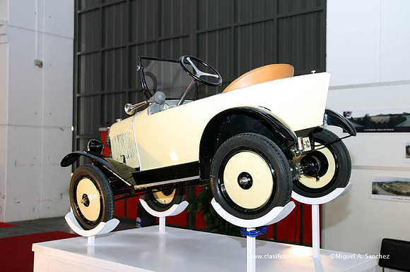 25AutoRetro0053