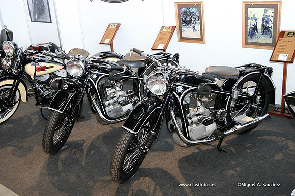 25AutoRetro0070