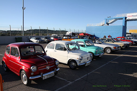 Classic&Legends2015_Padock008