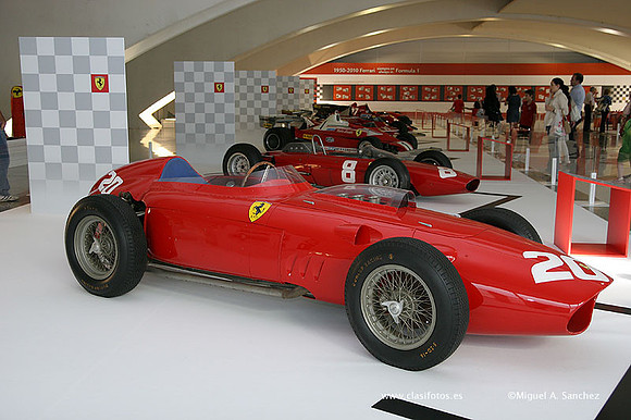 F1Ferrari008
