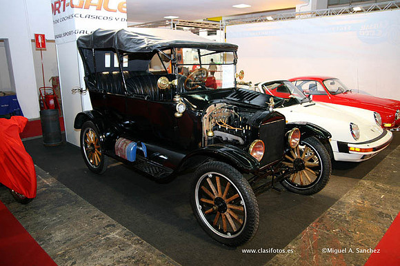 25AutoRetro0100