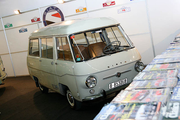 25AutoRetro0011
