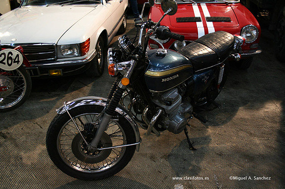 23AutoRetro041