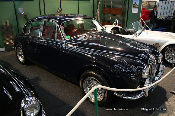 23AutoRetro144