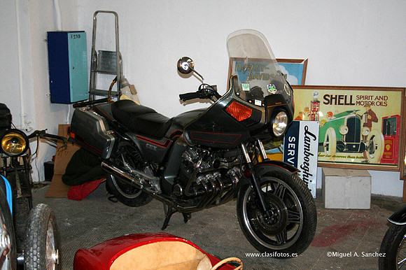 23AutoRetro065
