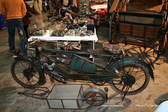 23AutoRetro049