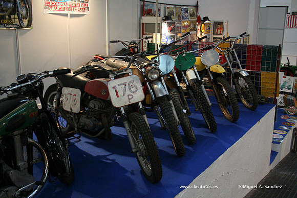 23AutoRetro035