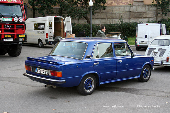 23AutoRetro006