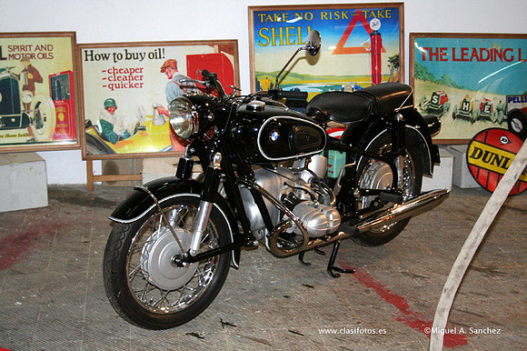 23AutoRetro066
